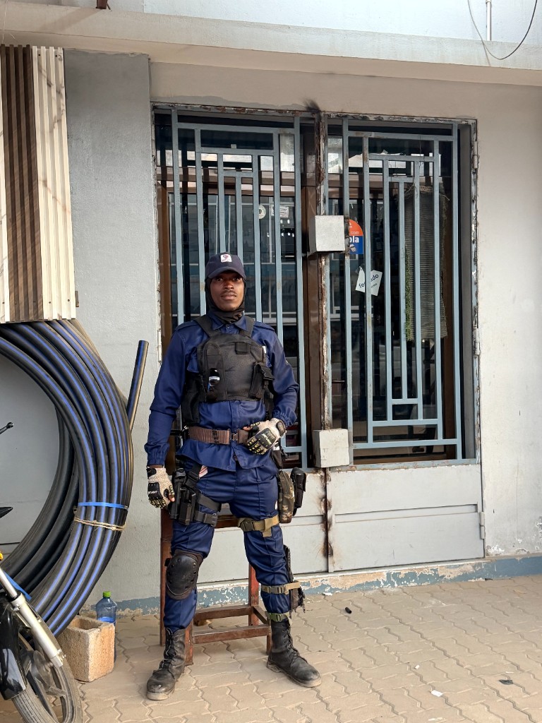 Vigilante da PALO SECURITY num posto